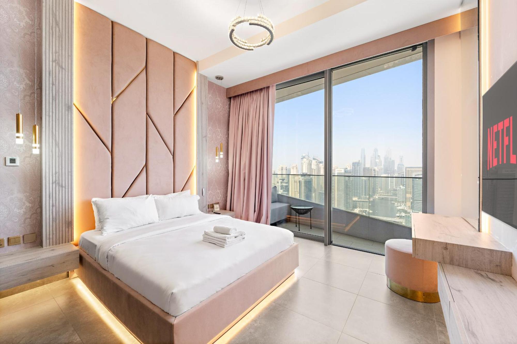Vayk- Ultra Modern 3 Bd Marina Retreat With Stunning Views *